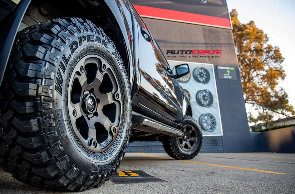 FORD RANGER BEAST BLACK MACHINED WITH DARK TINT